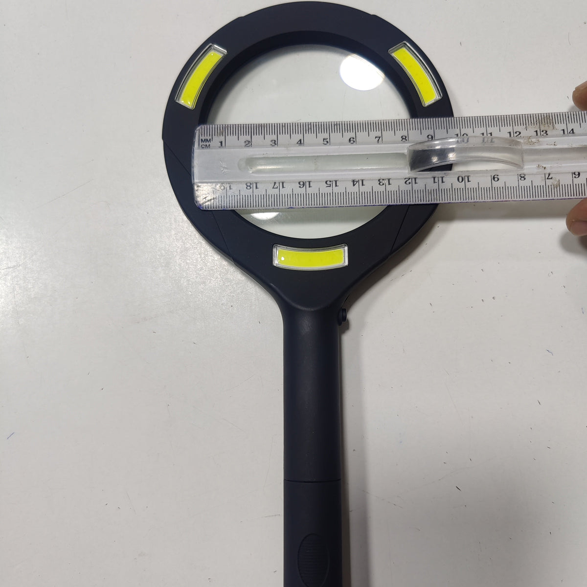 LOUPE AVEC LED 250LUMENS
